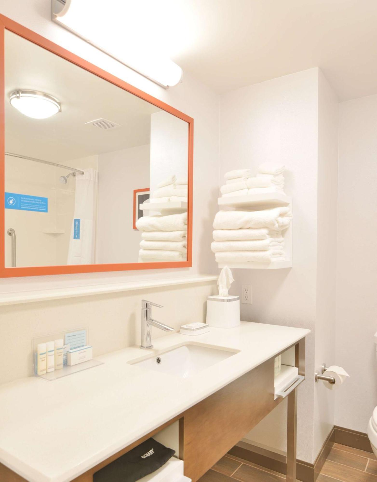 Hampton Inn & Suites Menomonie-Uw Stout Екстер'єр фото