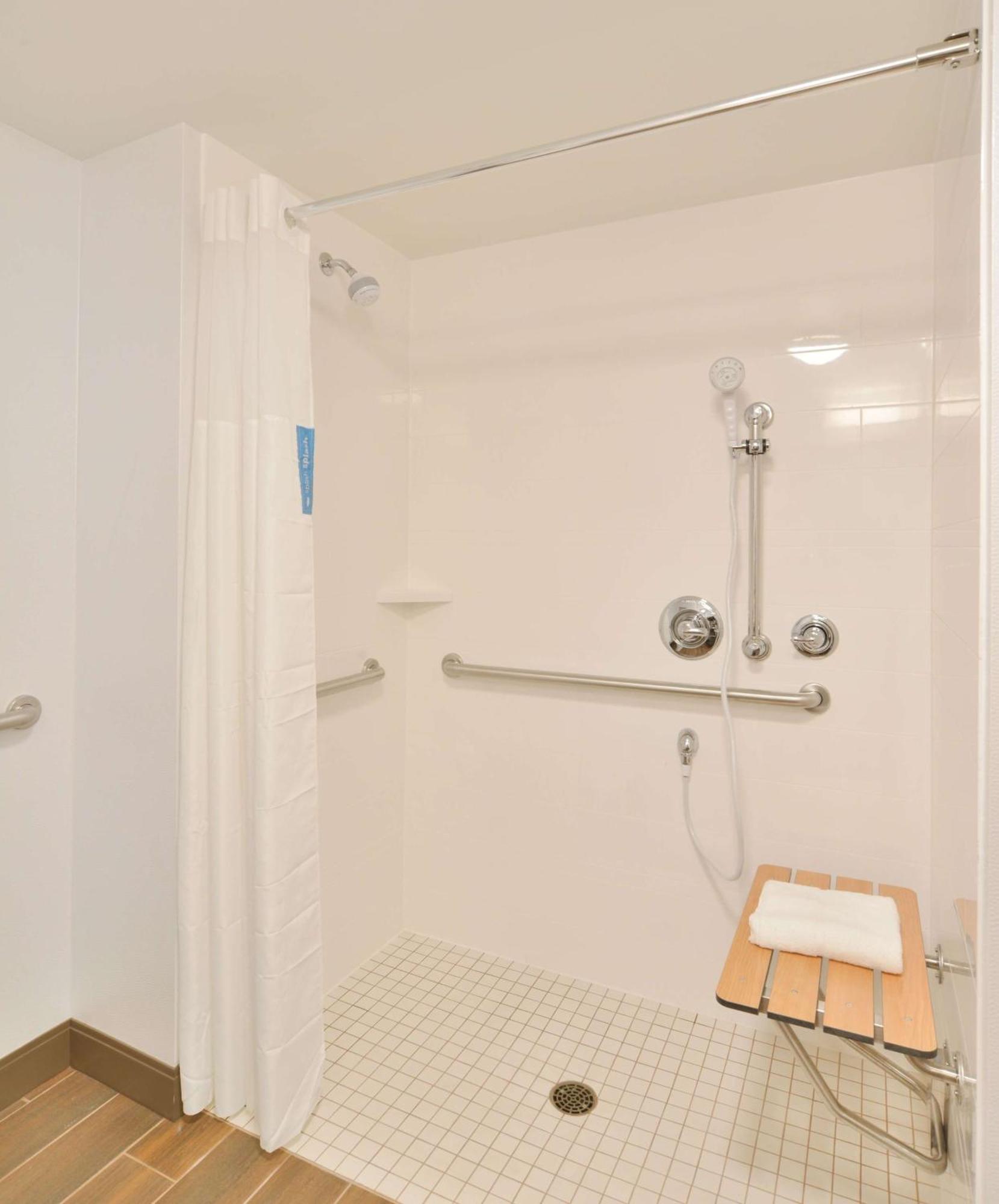 Hampton Inn & Suites Menomonie-Uw Stout Екстер'єр фото